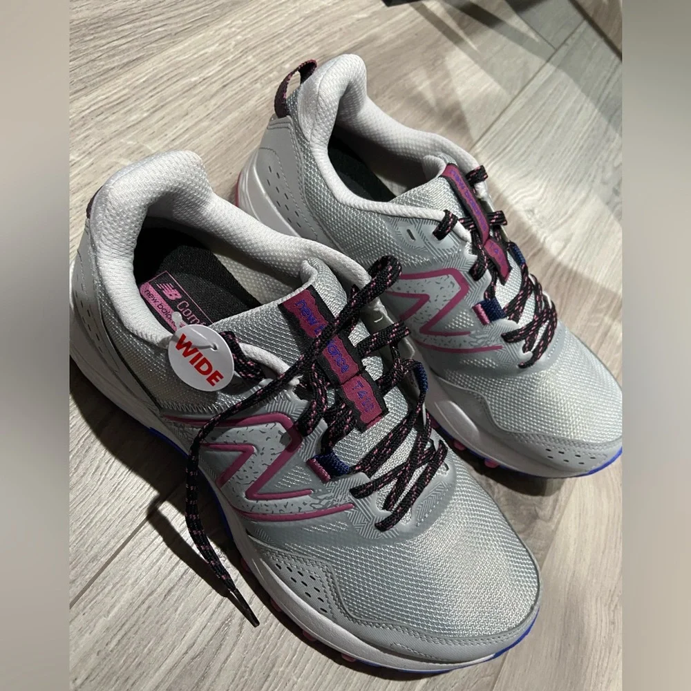 New Balance Women's 410 V8 Trail Running Shoe. Size 9, Wide. Brand New/In Box - Picture 5 of 7